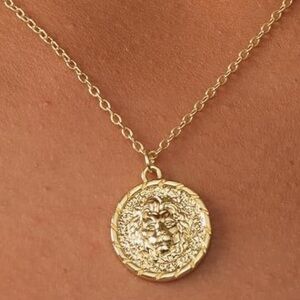 Gorgeous upscale Neiman Marcus 14KT Dip Lion Head Coin necklace